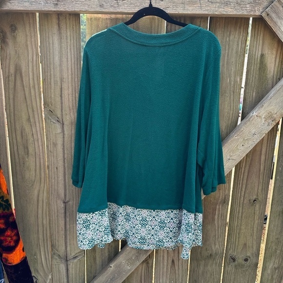 Catherine’s Green Mixed Media Faux Button Front Tunic Sweater Blouse - Picture 6 of 6